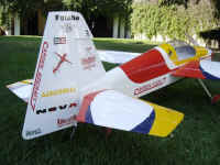 javier_sierra_Cuda_tail_closeup.jpg (130096 bytes)