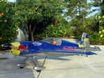 chris_costantino-35extra-red-bull-03-800.jpg (173728 bytes)